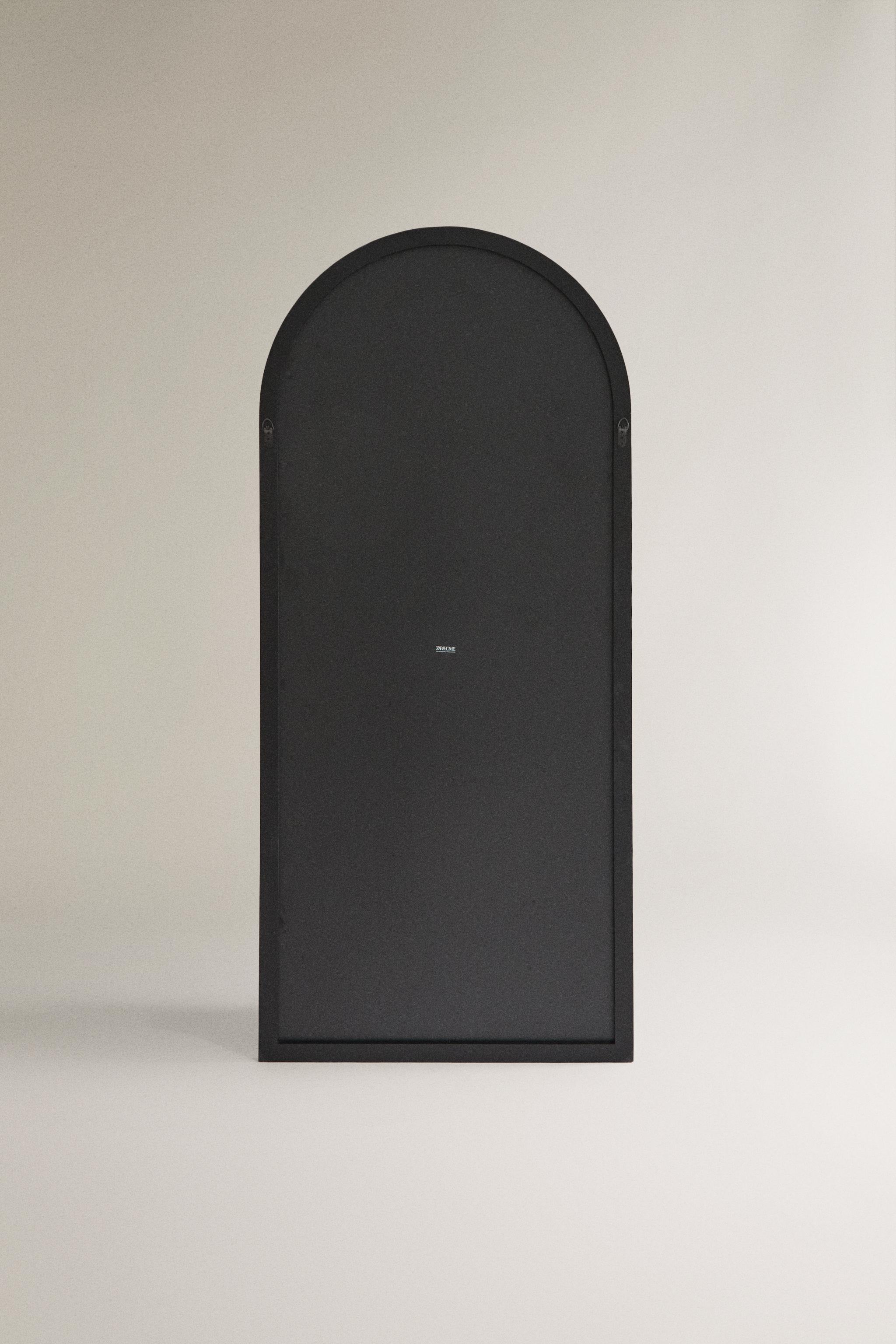 FULL LENGTH MIRROR WITH AN ARCH SHAPE